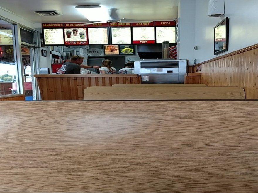 Tommy's Sub Shop