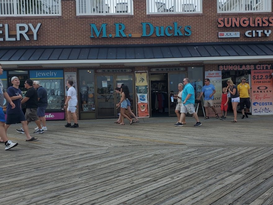 M R Ducks Apparel Shoppes